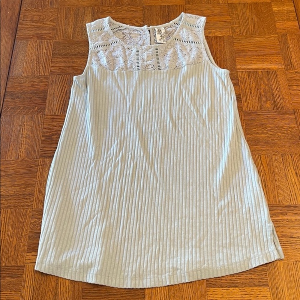 Aventura ribbed embroidered tank